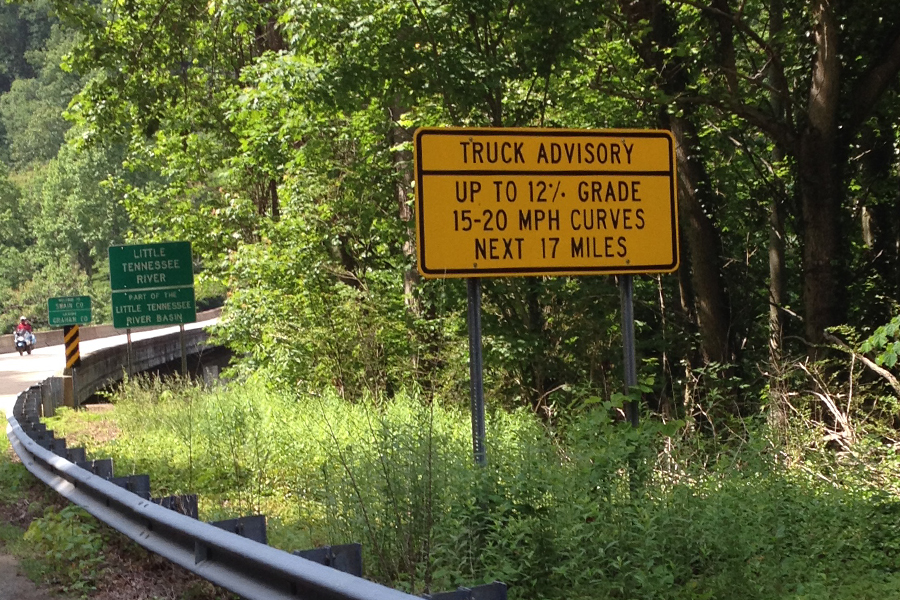 Translation - Truckers, DO NOT enter the dragon!!