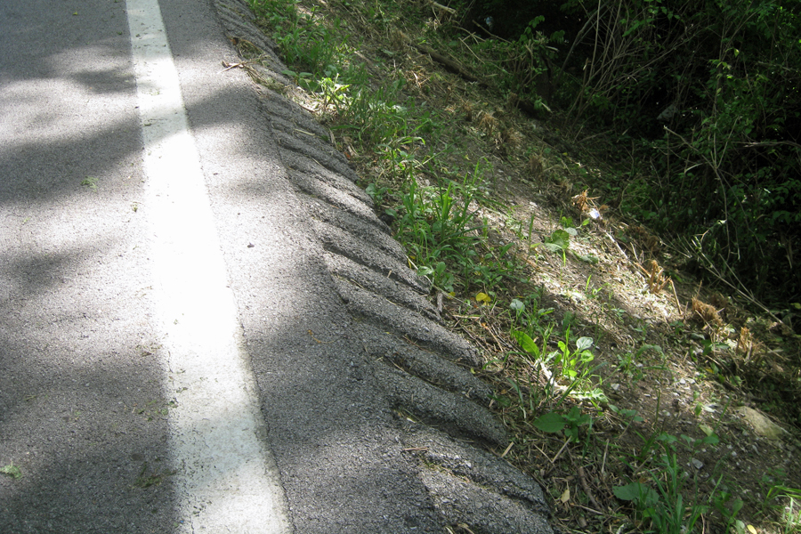 What a joke these rumble strips are - you're going to know that there's something really wrong - WAY before you get to the rumble strips!!