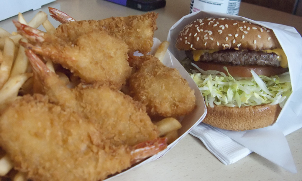 The Famous Jalama Burger & some fried shrimps for my co-pilot.  The food is good - not great.